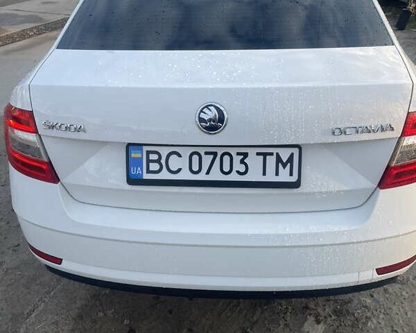 Білий Шкода Октавія, об'ємом двигуна 1.6 л та пробігом 229 тис. км за 13500 $, фото 8 на Automoto.ua