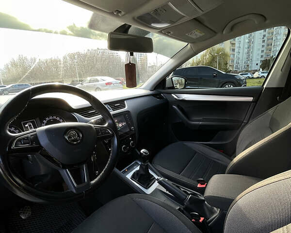 Шкода Октавия 2018 в Львове на Automoto.ua Белый Шкода Октавия, объемом двигателя 1.6 л и пробегом 335 тыс. км за 12200 $, фото 21 на Automoto.ua
