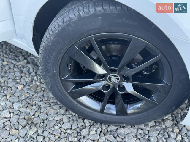 Білий Шкода Октавія, об'ємом двигуна 1.6 л та пробігом 285 тис. км за 14050 $, фото 15 на Automoto.ua