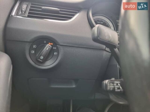 Белый Шкода Октавия, объемом двигателя 1.6 л и пробегом 227 тыс. км за 13300 $, фото 24 на Automoto.ua