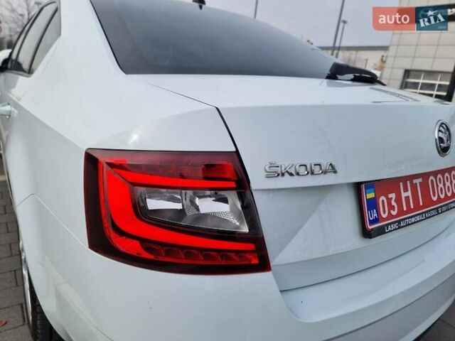 Белый Шкода Октавия, объемом двигателя 1.6 л и пробегом 227 тыс. км за 13300 $, фото 15 на Automoto.ua