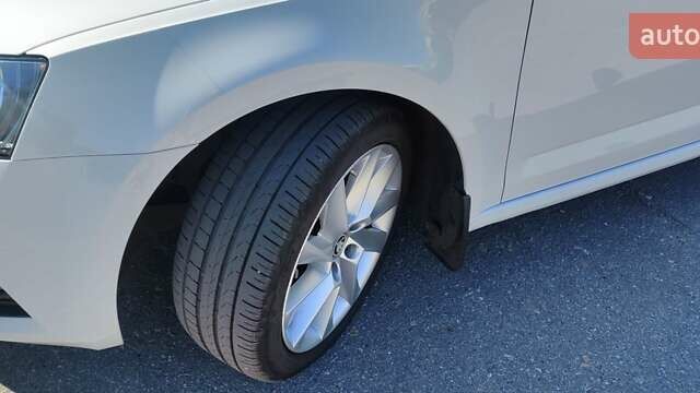 Белый Шкода Октавия, объемом двигателя 1.4 л и пробегом 199 тыс. км за 15600 $, фото 34 на Automoto.ua