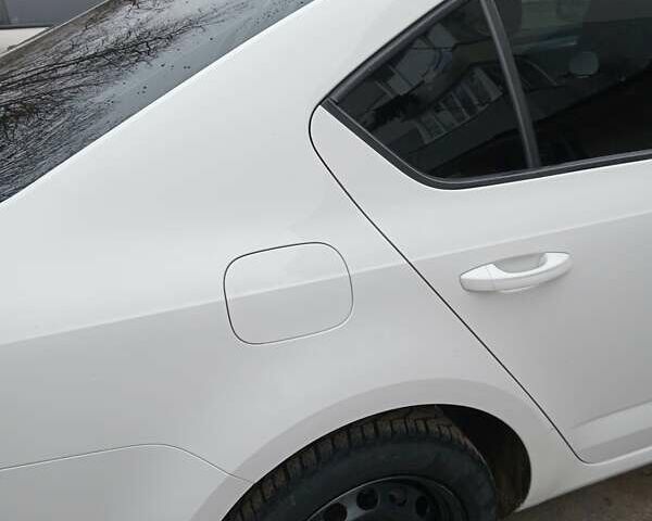 Белый Шкода Октавия, объемом двигателя 1.4 л и пробегом 198 тыс. км за 12999 $, фото 6 на Automoto.ua