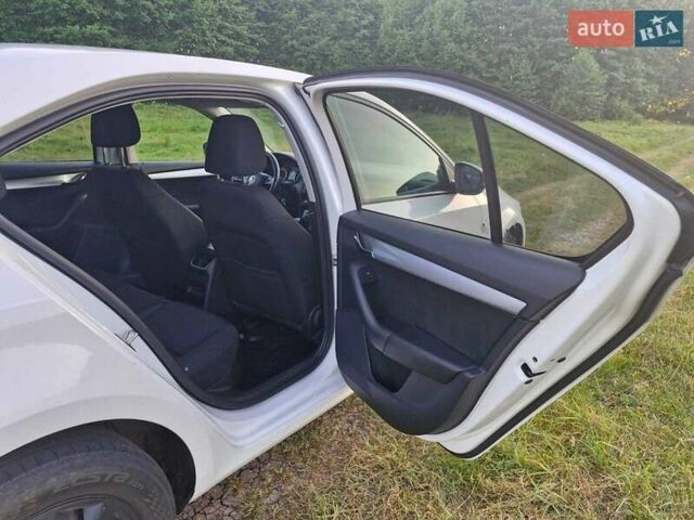 Білий Шкода Октавія, об'ємом двигуна 1.4 л та пробігом 190 тис. км за 13950 $, фото 6 на Automoto.ua