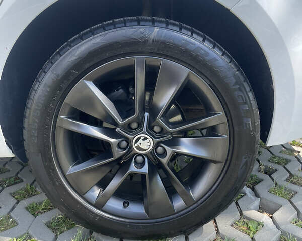 Білий Шкода Октавія, об'ємом двигуна 2 л та пробігом 245 тис. км за 16600 $, фото 13 на Automoto.ua
