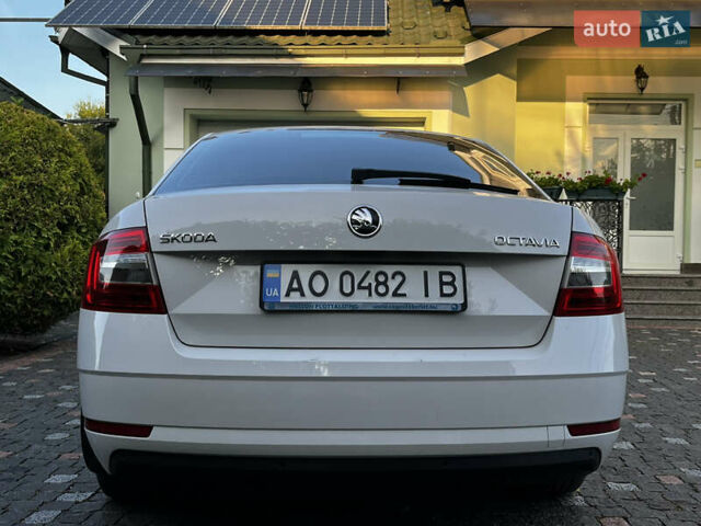 Білий Шкода Октавія, об'ємом двигуна 1.97 л та пробігом 103 тис. км за 19000 $, фото 5 на Automoto.ua