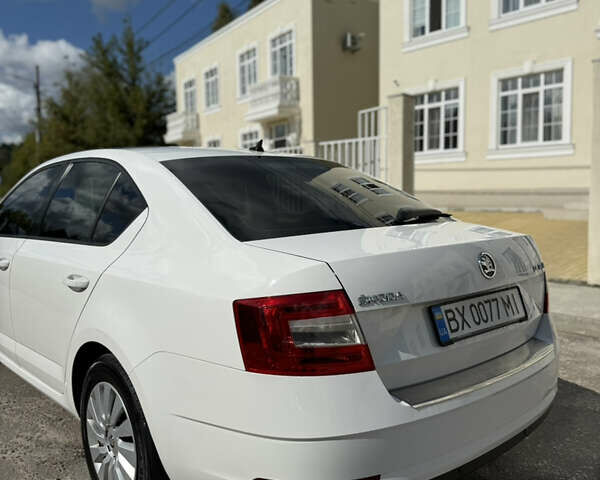 Шкода Октавия 2018 в Киеве на Automoto.ua Белый Шкода Октавия, объемом двигателя 1.6 л и пробегом 159 тыс. км за 12999 $, фото 4 на Automoto.ua