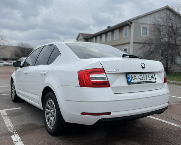 Білий Шкода Октавія, об'ємом двигуна 1.4 л та пробігом 311 тис. км за 9600 $, фото 6 на Automoto.ua