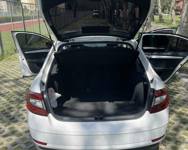Білий Шкода Октавія, об'ємом двигуна 2 л та пробігом 245 тис. км за 16600 $, фото 16 на Automoto.ua