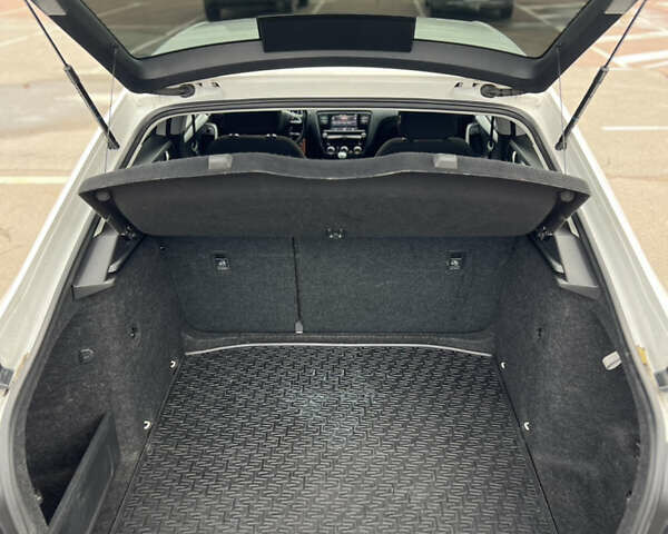 Білий Шкода Октавія, об'ємом двигуна 1.4 л та пробігом 311 тис. км за 9600 $, фото 12 на Automoto.ua