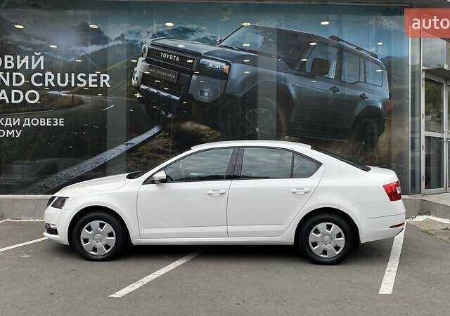 Шкода Октавия 2018 в Одессе на Automoto.ua Белый Шкода Октавия, объемом двигателя 1.6 л и пробегом 12 тыс. км за 15922 $, фото 2 на Automoto.ua