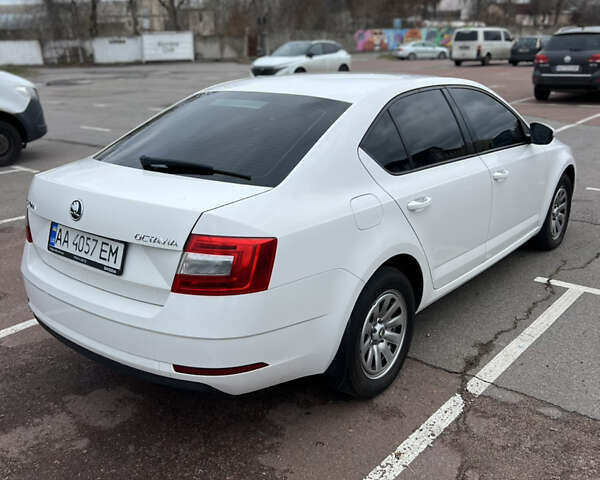 Білий Шкода Октавія, об'ємом двигуна 1.4 л та пробігом 311 тис. км за 9600 $, фото 10 на Automoto.ua