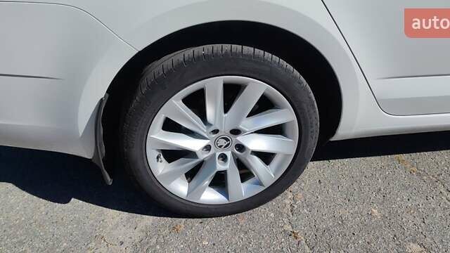 Белый Шкода Октавия, объемом двигателя 1.4 л и пробегом 199 тыс. км за 15600 $, фото 35 на Automoto.ua