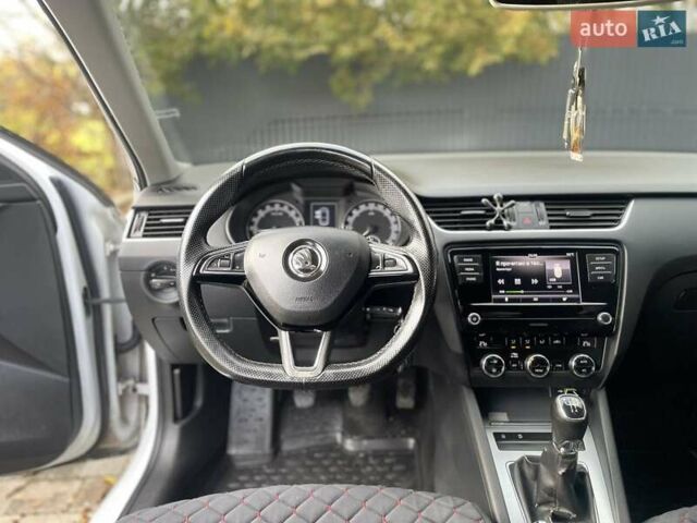 Білий Шкода Октавія, об'ємом двигуна 1.6 л та пробігом 300 тис. км за 10800 $, фото 4 на Automoto.ua