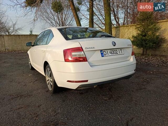 Белый Шкода Октавия, объемом двигателя 1.6 л и пробегом 366 тыс. км за 12300 $, фото 9 на Automoto.ua
