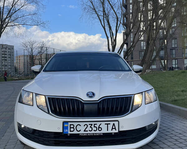 Шкода Октавия 2018 в Львове на Automoto.ua Белый Шкода Октавия, объемом двигателя 1.6 л и пробегом 335 тыс. км за 12200 $, фото 5 на Automoto.ua