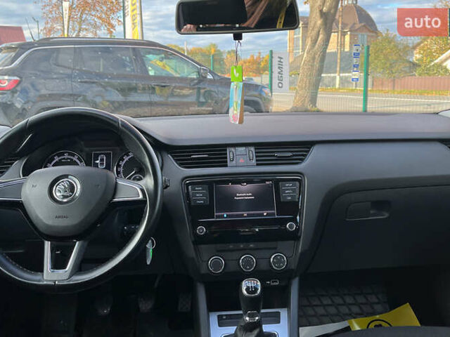 Білий Шкода Октавія, об'ємом двигуна 1.6 л та пробігом 140 тис. км за 14900 $, фото 9 на Automoto.ua