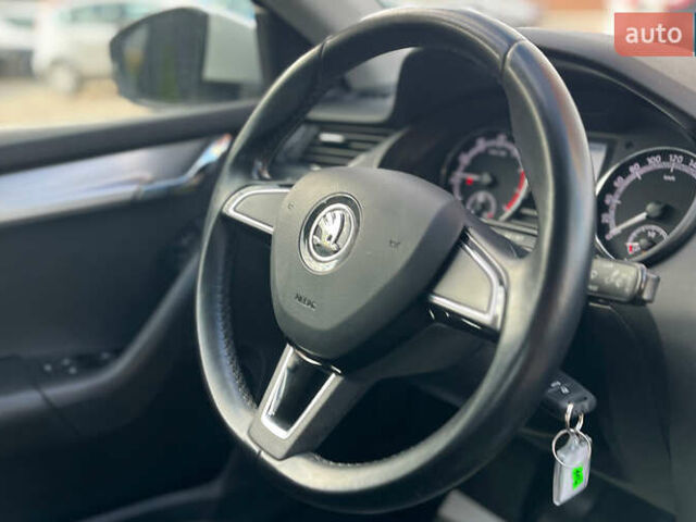 Білий Шкода Октавія, об'ємом двигуна 1.6 л та пробігом 140 тис. км за 14900 $, фото 16 на Automoto.ua
