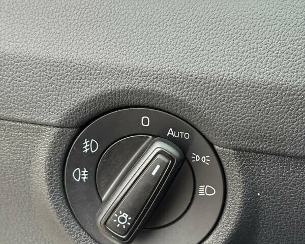 Белый Шкода Октавия, объемом двигателя 1.6 л и пробегом 64 тыс. км за 15400 $, фото 18 на Automoto.ua