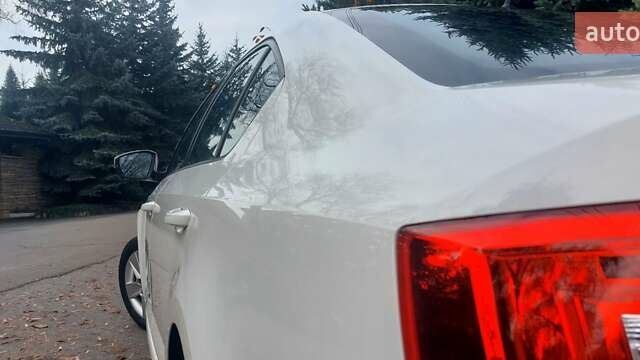 Белый Шкода Октавия, объемом двигателя 1.6 л и пробегом 224 тыс. км за 14500 $, фото 2 на Automoto.ua