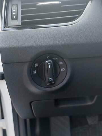 Белый Шкода Октавия, объемом двигателя 1.6 л и пробегом 224 тыс. км за 14500 $, фото 20 на Automoto.ua