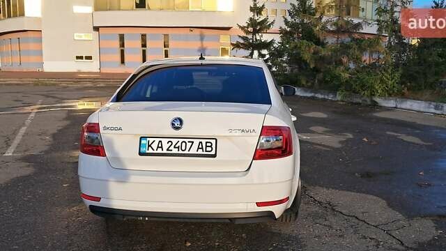 Белый Шкода Октавия, объемом двигателя 1.6 л и пробегом 88 тыс. км за 16500 $, фото 2 на Automoto.ua