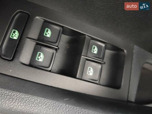 Белый Шкода Октавия, объемом двигателя 1.6 л и пробегом 209 тыс. км за 13800 $, фото 8 на Automoto.ua