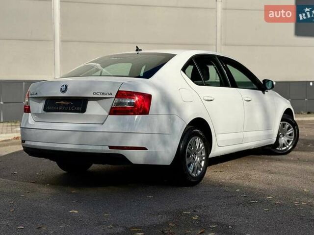 Белый Шкода Октавия, объемом двигателя 1.6 л и пробегом 62 тыс. км за 14500 $, фото 12 на Automoto.ua