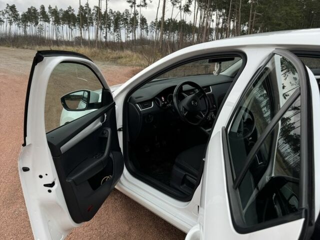 Білий Шкода Октавія, об'ємом двигуна 1.4 л та пробігом 94 тис. км за 15900 $, фото 3 на Automoto.ua