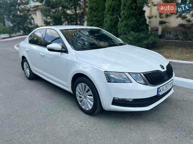 Белый Шкода Октавия, объемом двигателя 1.4 л и пробегом 178 тыс. км за 13500 $, фото 7 на Automoto.ua