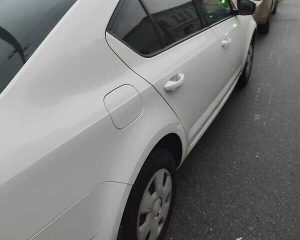 Белый Шкода Октавия, объемом двигателя 1.6 л и пробегом 209 тыс. км за 13800 $, фото 3 на Automoto.ua