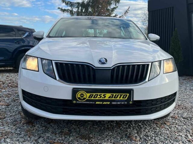 Белый Шкода Октавия, объемом двигателя 1.6 л и пробегом 140 тыс. км за 14900 $, фото 2 на Automoto.ua