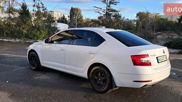 Белый Шкода Октавия, объемом двигателя 1.6 л и пробегом 88 тыс. км за 16500 $, фото 25 на Automoto.ua