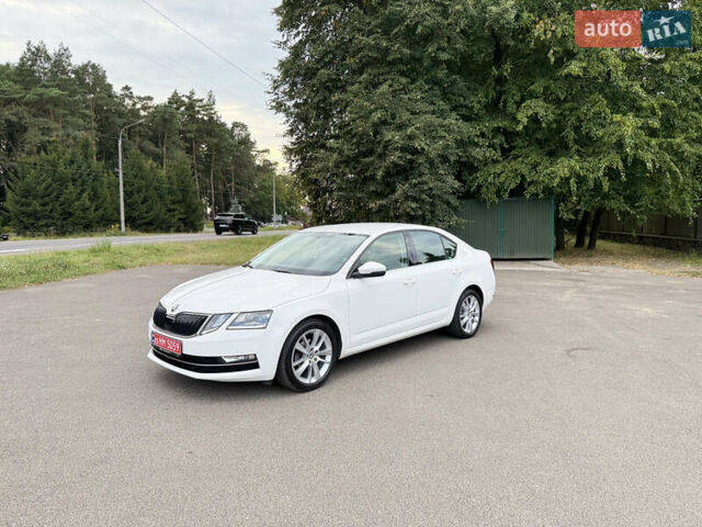 Белый Шкода Октавия, объемом двигателя 1.6 л и пробегом 188 тыс. км за 15300 $, фото 2 на Automoto.ua
