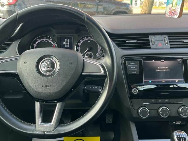 Белый Шкода Октавия, объемом двигателя 1.6 л и пробегом 140 тыс. км за 14900 $, фото 10 на Automoto.ua