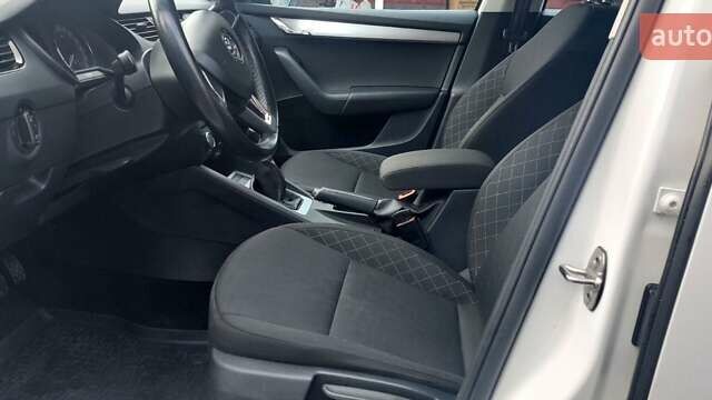 Белый Шкода Октавия, объемом двигателя 1.6 л и пробегом 224 тыс. км за 14500 $, фото 22 на Automoto.ua