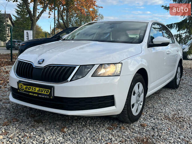 Білий Шкода Октавія, об'ємом двигуна 1.6 л та пробігом 140 тис. км за 14900 $, фото 3 на Automoto.ua