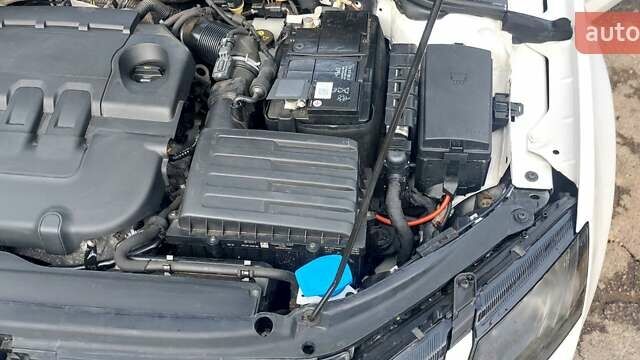 Белый Шкода Октавия, объемом двигателя 1.6 л и пробегом 224 тыс. км за 14500 $, фото 23 на Automoto.ua