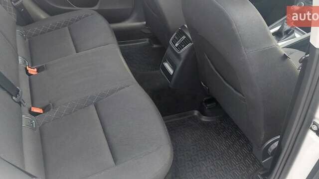 Белый Шкода Октавия, объемом двигателя 1.6 л и пробегом 224 тыс. км за 14500 $, фото 17 на Automoto.ua