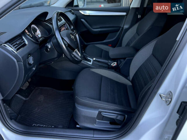 Белый Шкода Октавия, объемом двигателя 1.4 л и пробегом 127 тыс. км за 15900 $, фото 6 на Automoto.ua