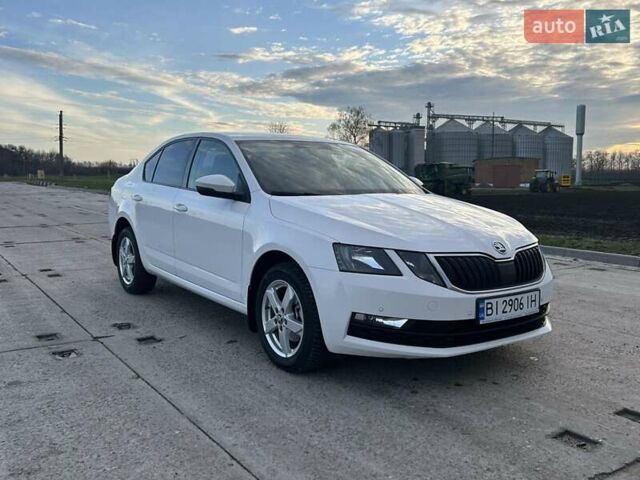 Білий Шкода Октавія, об'ємом двигуна 1.4 л та пробігом 130 тис. км за 16000 $, фото 4 на Automoto.ua