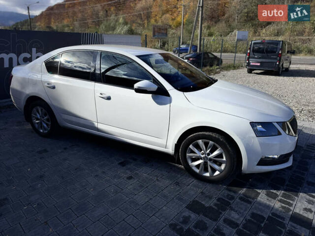 Шкода Октавия 2019 в Ивано-Франковске на Automoto.ua Белый Шкода Октавия, объемом двигателя 1.97 л и пробегом 75 тыс. км за 16750 $, фото 3 на Automoto.ua