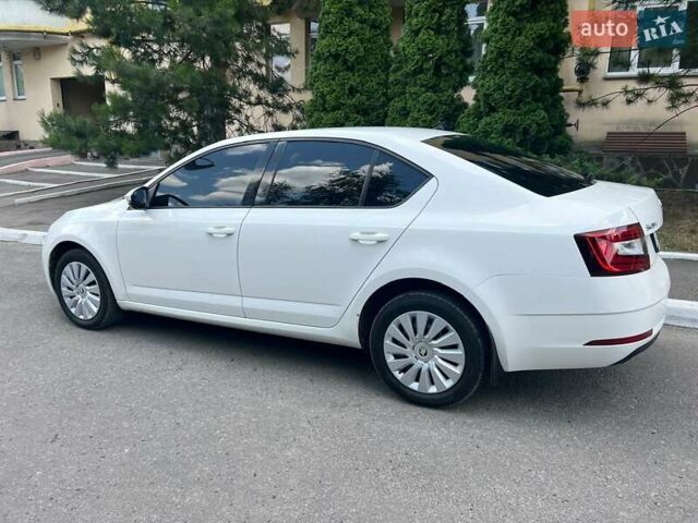 Белый Шкода Октавия, объемом двигателя 1.4 л и пробегом 178 тыс. км за 13500 $, фото 5 на Automoto.ua