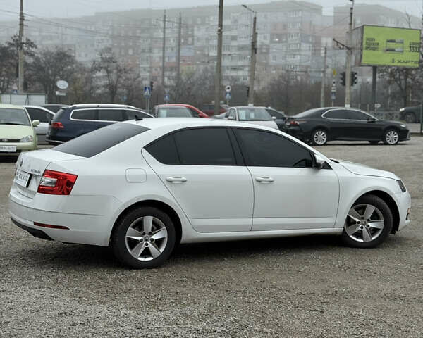 Белый Шкода Октавия, объемом двигателя 1.6 л и пробегом 64 тыс. км за 15400 $, фото 2 на Automoto.ua