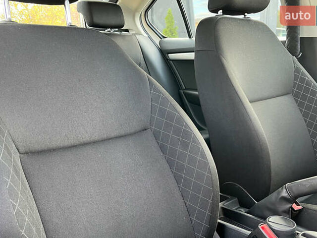 Білий Шкода Октавія, об'ємом двигуна 1.6 л та пробігом 140 тис. км за 14900 $, фото 22 на Automoto.ua