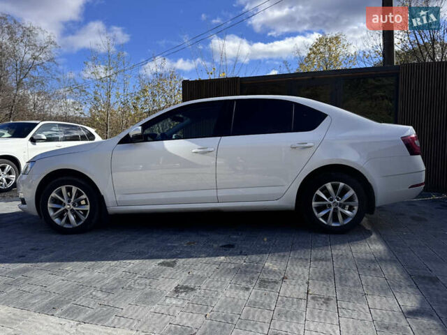Шкода Октавия 2019 в Ивано-Франковске на Automoto.ua Белый Шкода Октавия, объемом двигателя 1.97 л и пробегом 75 тыс. км за 16750 $, фото 7 на Automoto.ua