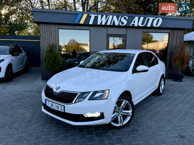 Белый Шкода Октавия, объемом двигателя 1.4 л и пробегом 127 тыс. км за 15900 $, фото 10 на Automoto.ua