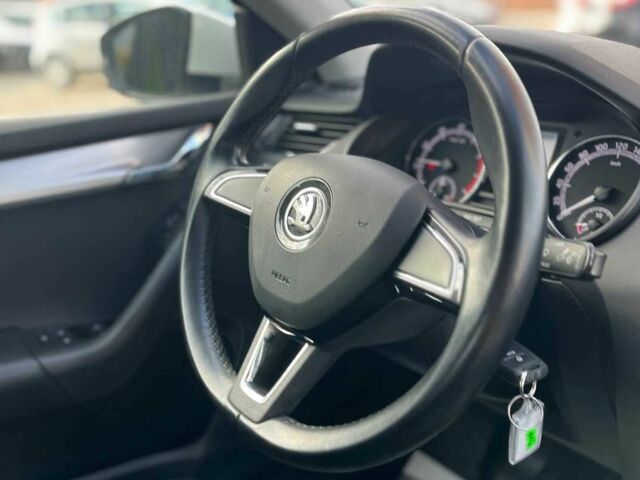 Белый Шкода Октавия, объемом двигателя 1.6 л и пробегом 140 тыс. км за 14900 $, фото 16 на Automoto.ua