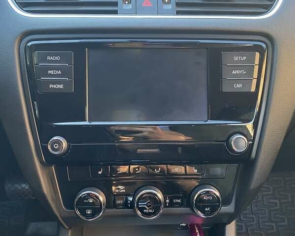 Белый Шкода Октавия, объемом двигателя 1.4 л и пробегом 130 тыс. км за 16500 $, фото 15 на Automoto.ua
