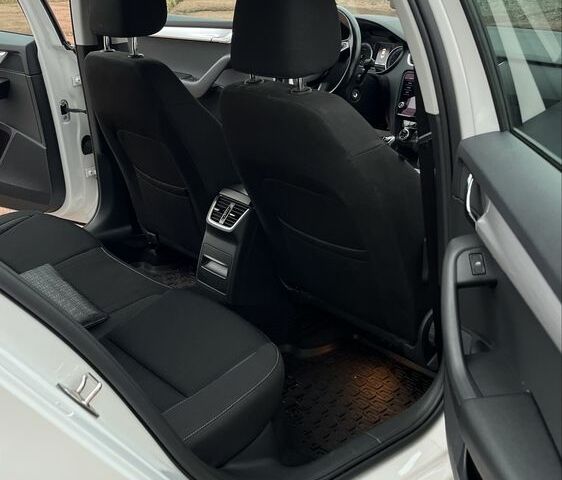 Білий Шкода Октавія, об'ємом двигуна 1.4 л та пробігом 94 тис. км за 15900 $, фото 20 на Automoto.ua